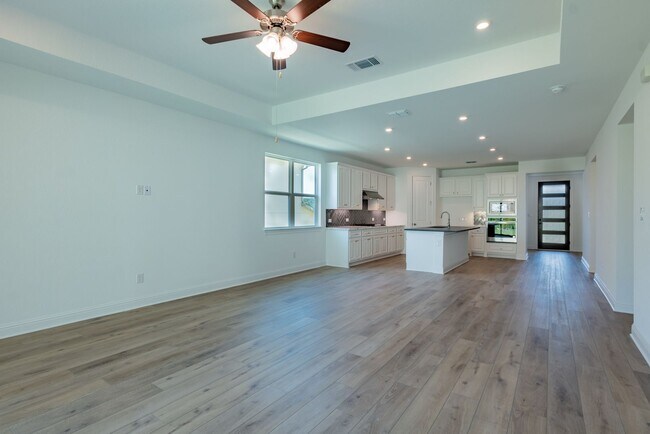Building Photo - 1040 Villa Rialto View