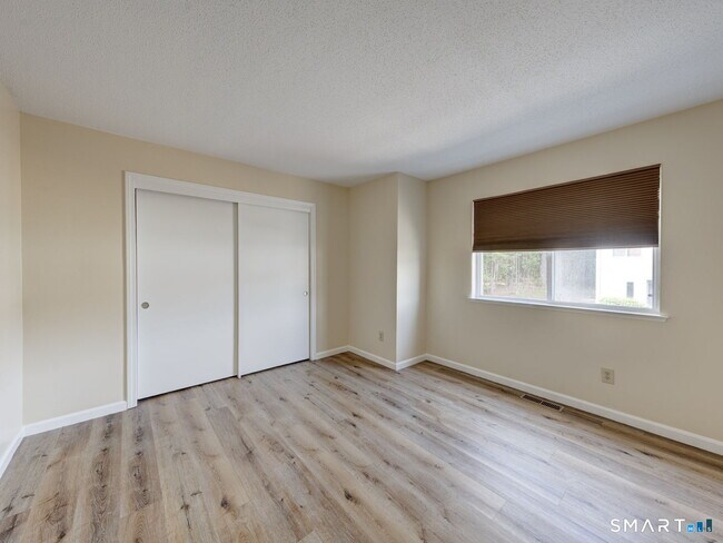 Building Photo - 155 Redstone Hl Rd