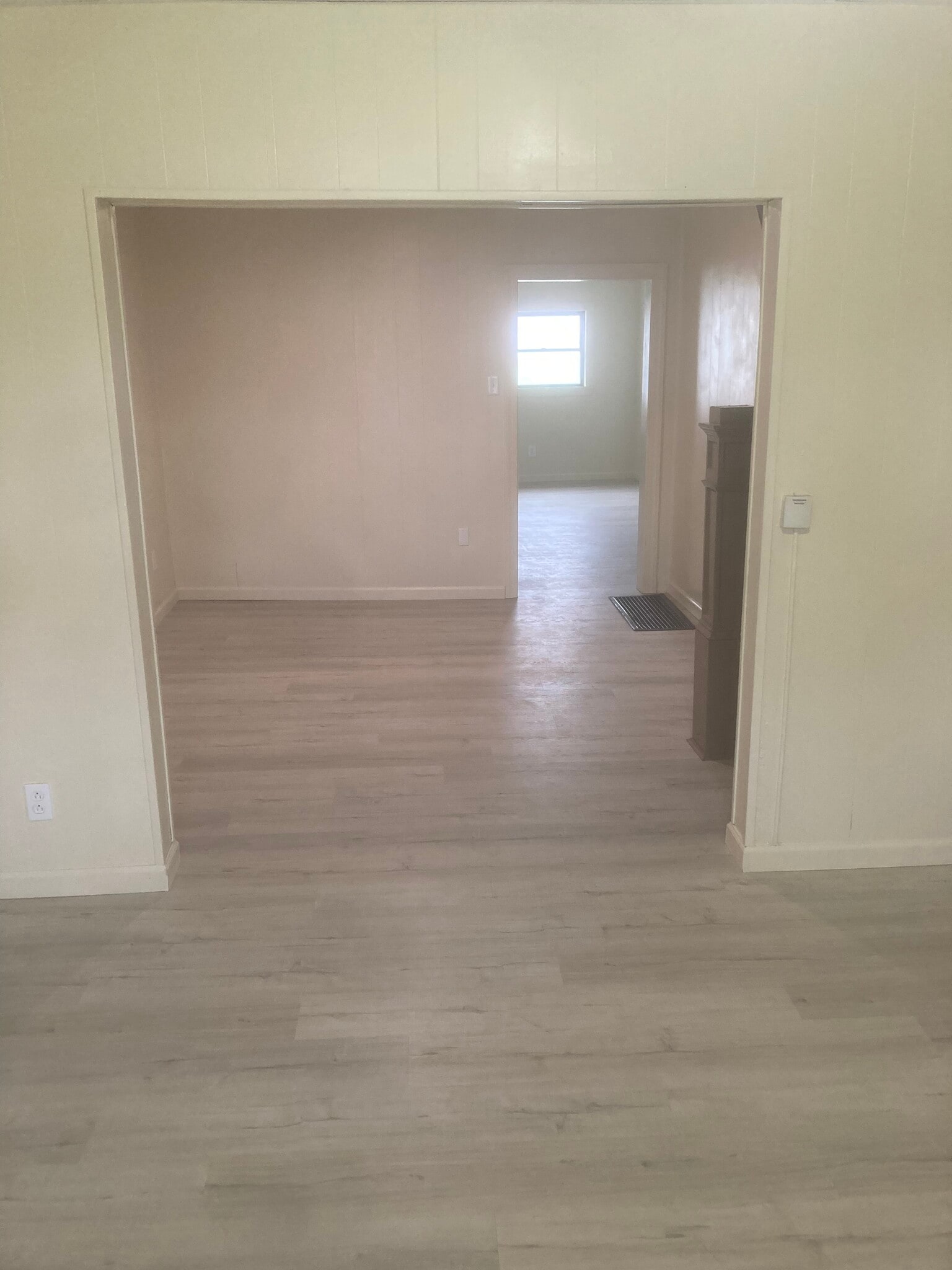 Living Room1 - 533 Jackson Ave