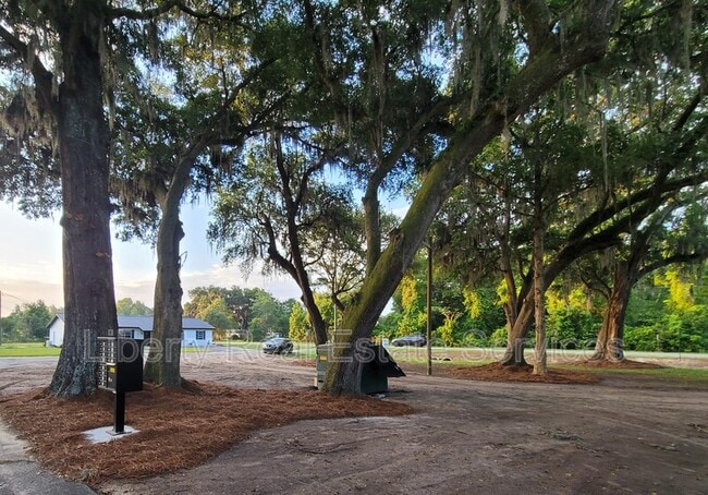 Building Photo - 44 Live Oak Loop