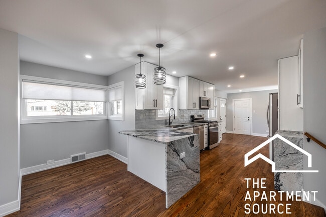 Building Photo - 7225 E Prairie Rd