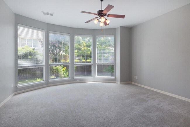 Building Photo - 2279 Fernspring Dr