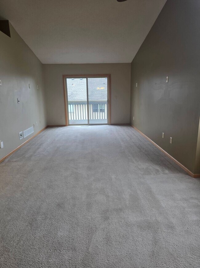 Building Photo - 9205 Orchard Cir