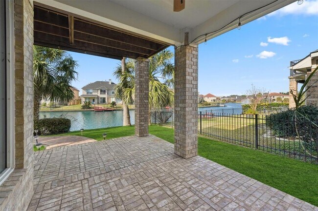 Building Photo - 14326 Tasmania Ct