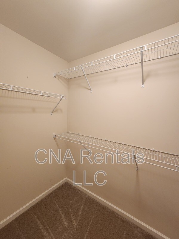 Building Photo - 807 Country Park Dr