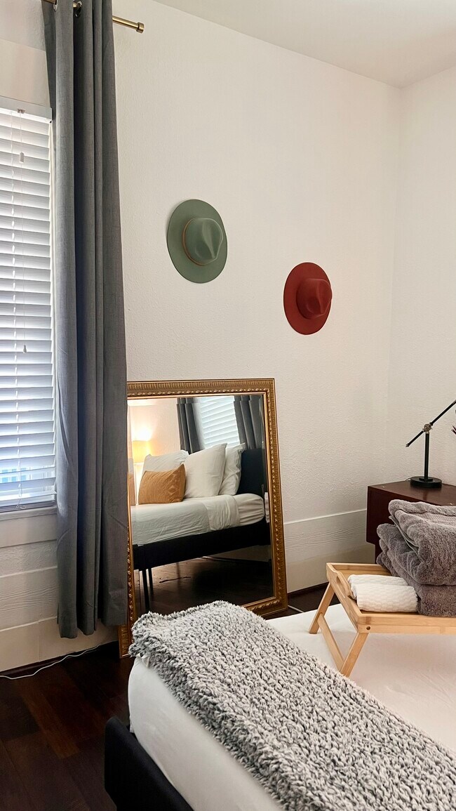 Building Photo - 5006 Hardy St