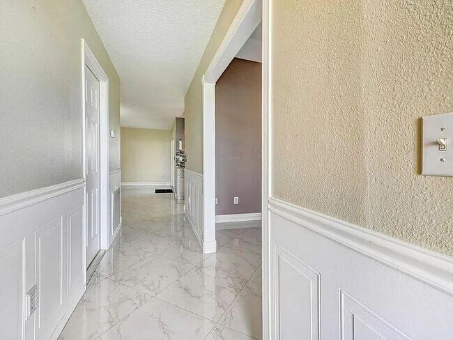 Building Photo - Remodeled Home Near Schools