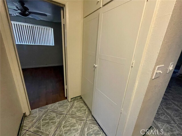 Building Photo - 861 Helmsdale Ave