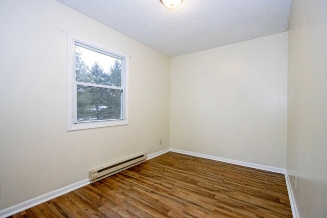 Building Photo - Two bedroom apartment