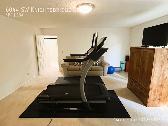 Building Photo - 6044 SW Knightsbridge Dr