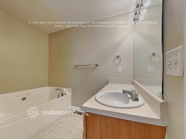 Building Photo - 112 Hunter Pl