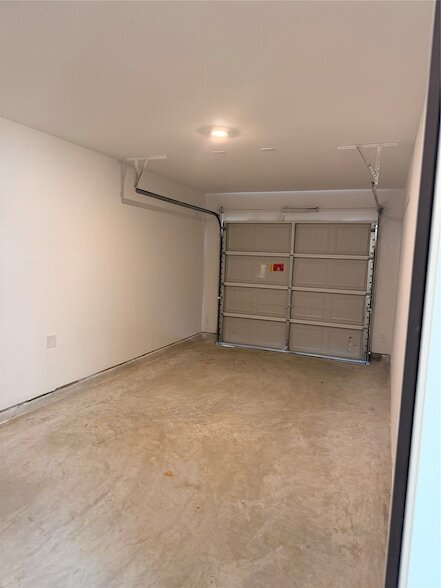 Building Photo - 20150 Green Mallard St