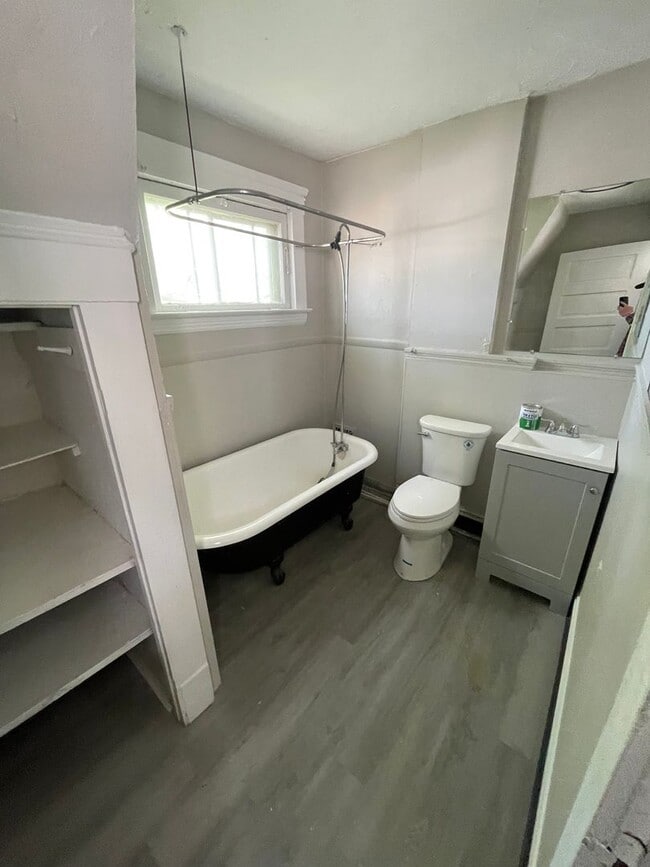 Building Photo - Section 8 Accepted!