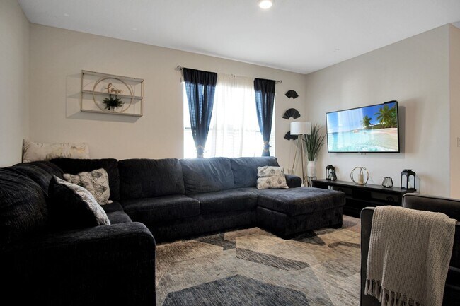 Building Photo - Discover this lovely 4-bedroom, 2-bath home in the sought-after Squires Grove community