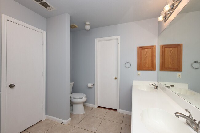 Building Photo - 7430 Pouter Dr