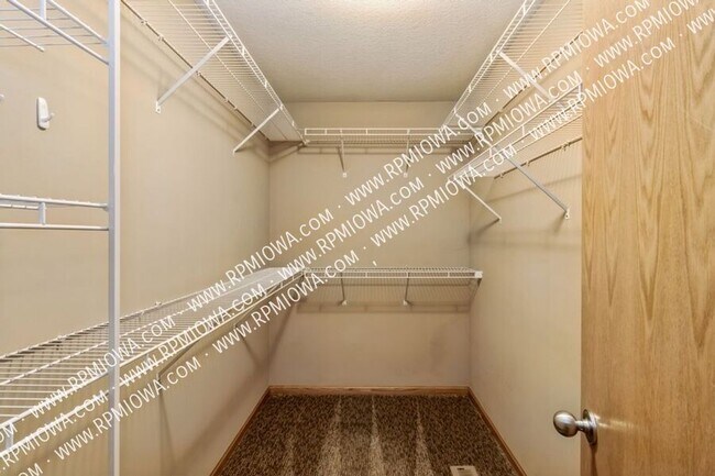 Building Photo - 1204 NW 26th St