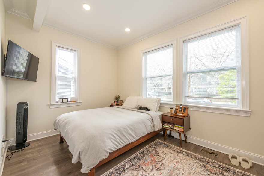 Primary Bedroom - 49 Greenwood Ave