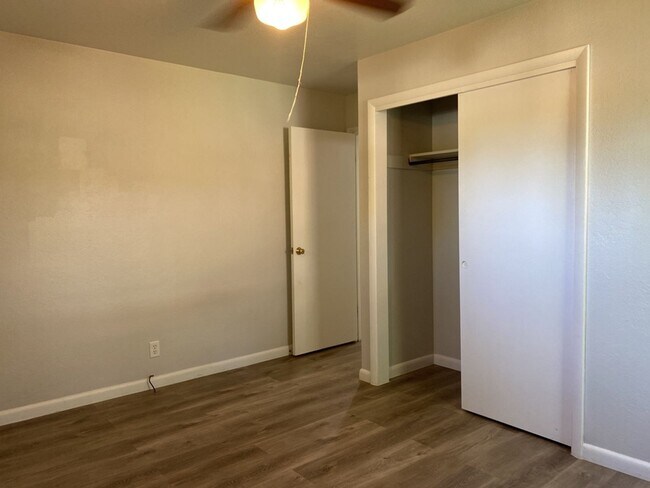 Building Photo - 3 Bed 1 Bath w/ 1 car garage West-Side Fort Collins Ranch