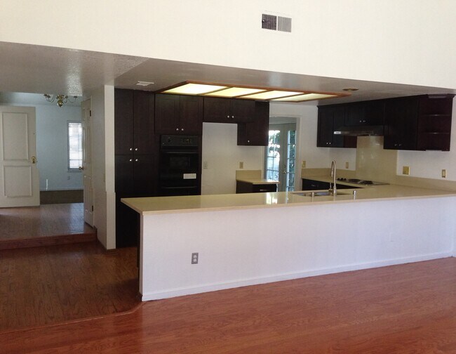 Building Photo - 1838 Coolcrest Way