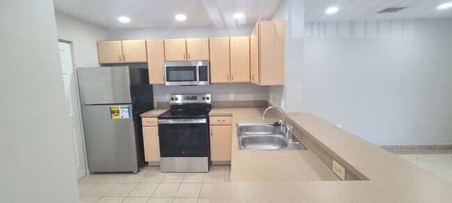 Building Photo - 940 Village Trail
