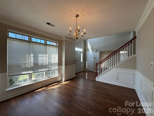 Building Photo - 5650 Berry Ridge Dr