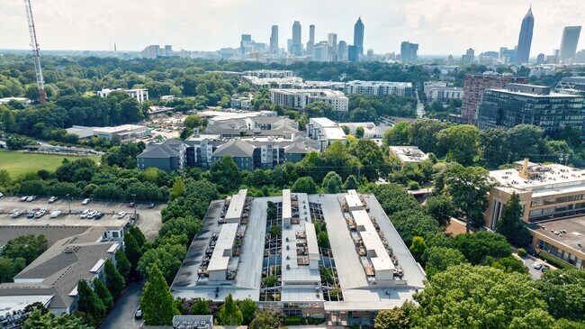 Building Photo - 400 Village Pkwy