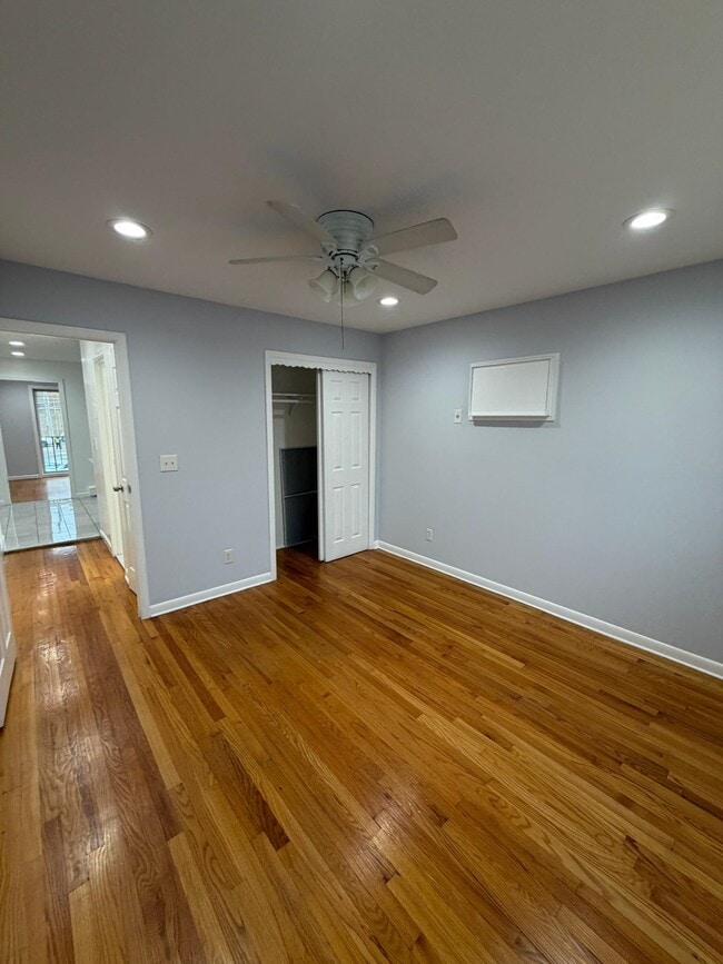 Building Photo - 3586 John F. Kennedy Blvd