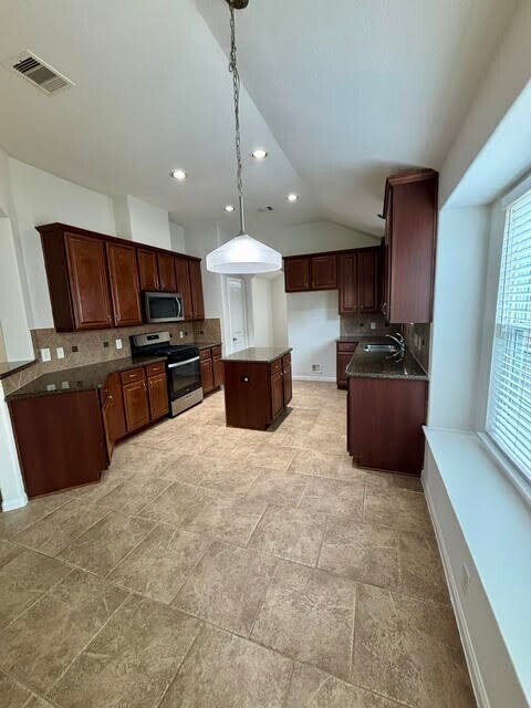 Building Photo - 24127 Auburn Woods Ct