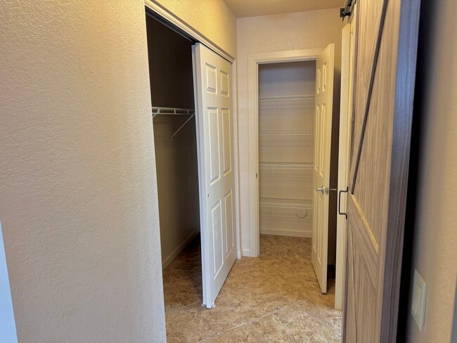 Building Photo - 101 S Players Club Dr