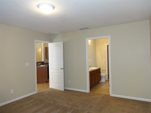 Building Photo - 3888 Falcon Crest Dr