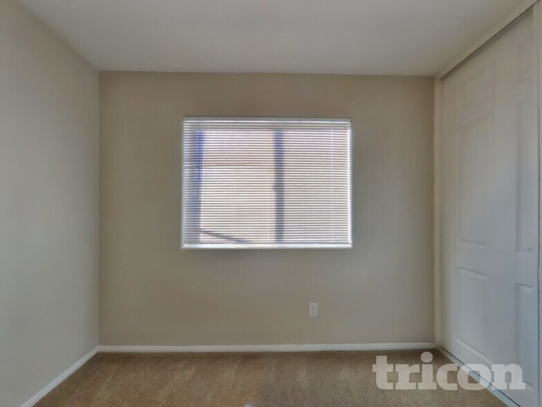 Building Photo - 44238 Gillan Ave