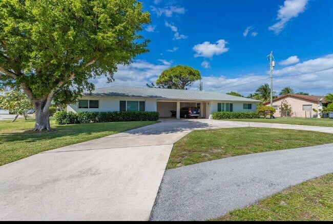 Primary Photo - 7643 Overlook Rd