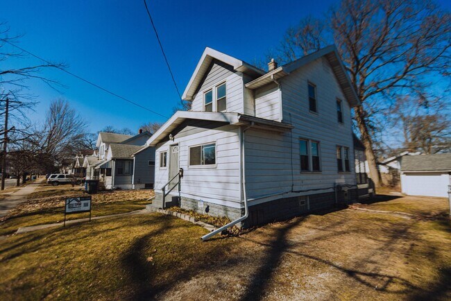 Building Photo - 1806 Marne Ave
