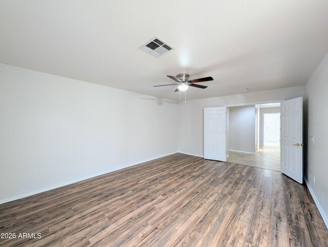 Building Photo - 15748 W Paradise Ln