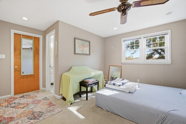 Primary Photo - 405 Farrell St