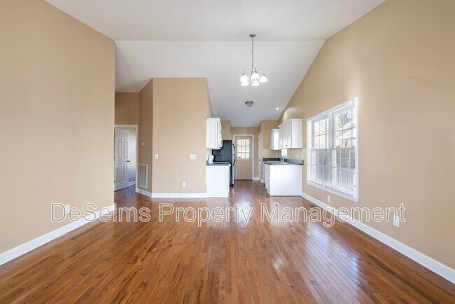 Building Photo - 508 S 12th St