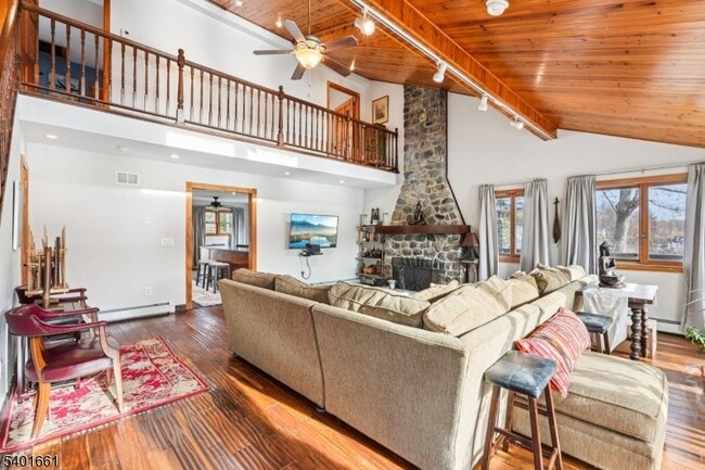 Building Photo - 197 Point Breeze Dr