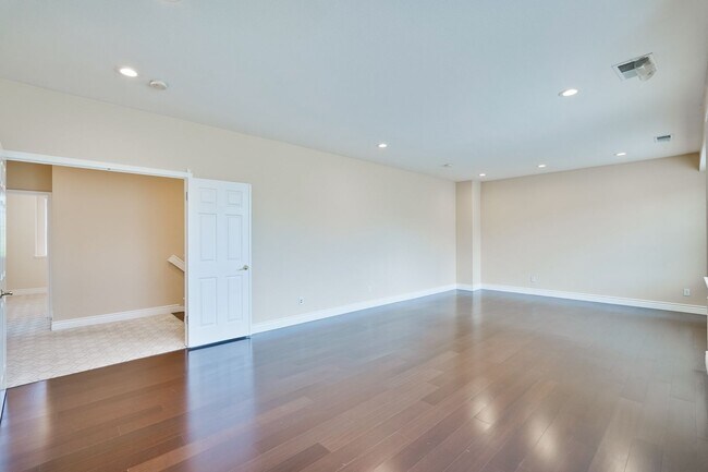 Building Photo - Luxury 5BR North San Jose Home | 2,680 Sq. Ft. | Minutes to BART, Levi's Stadium & Silicon Valley...