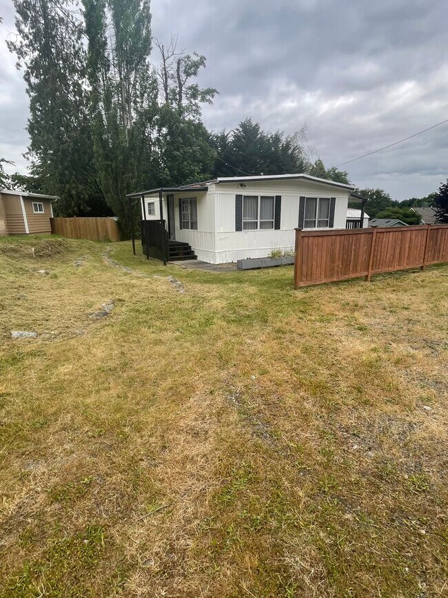 Building Photo - 2 BEDROOM 1 BATH MOBILE HOME FOR RENT