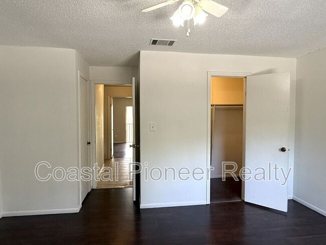 Building Photo - 7573 Abonado Rd