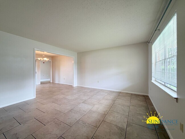 Building Photo - 3BR Home in Shalimar Near Eglin AFB!