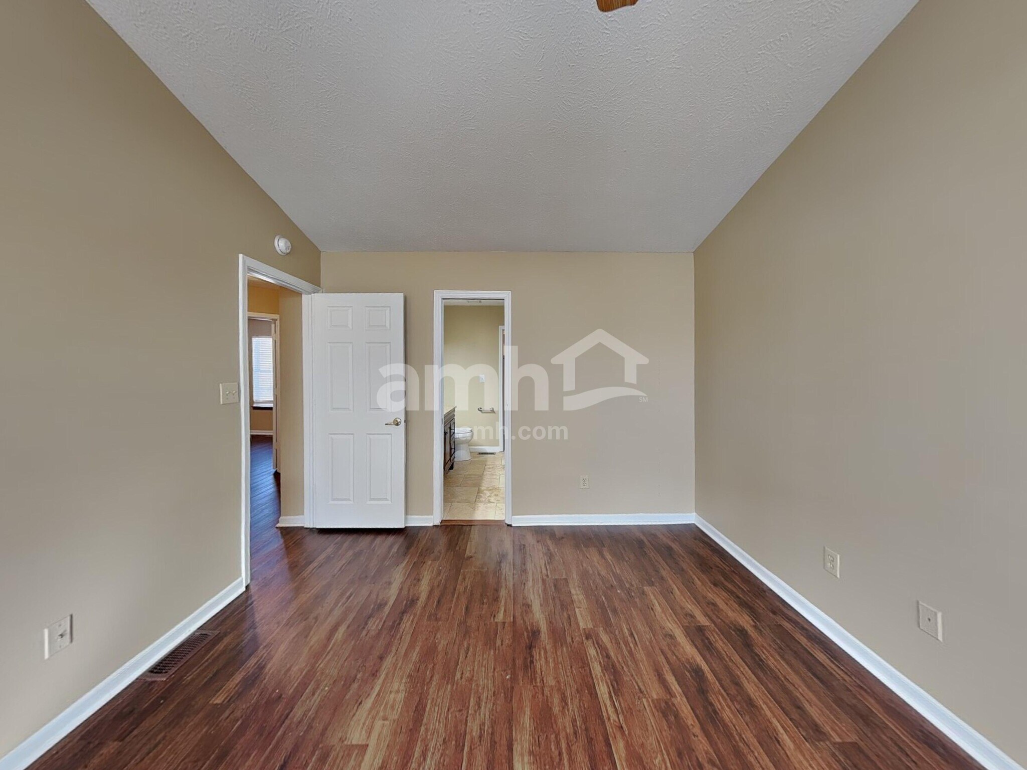 Building Photo - 6739 Dorchester Dr