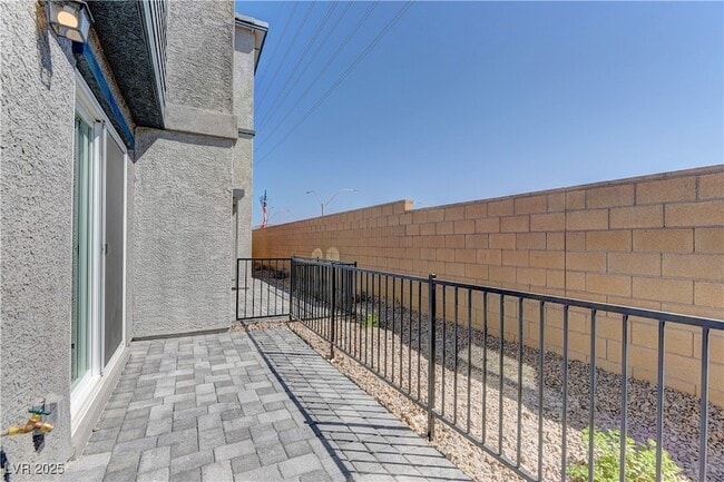 Building Photo - 6960 Stafford Hl St