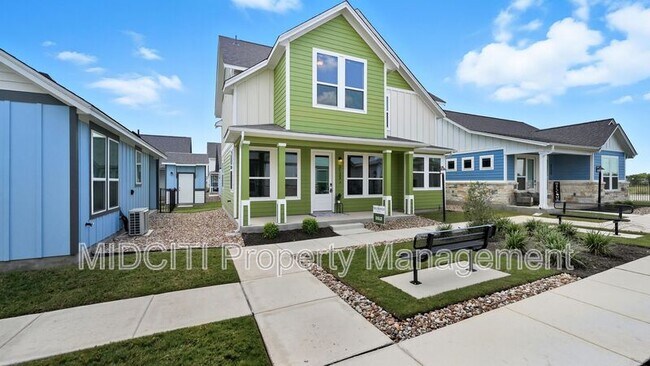 Building Photo - 2133 Hofstaat