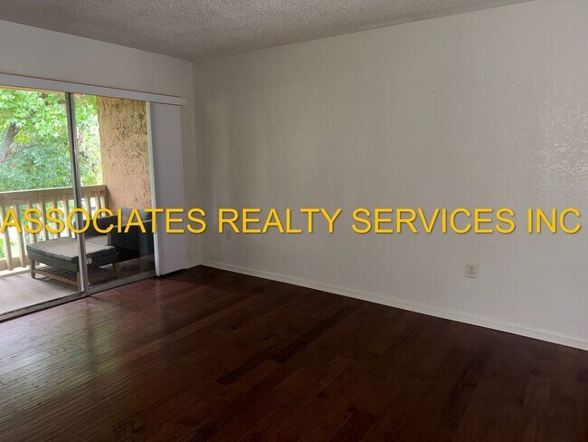 Building Photo - Spacious 2bed/2bath Condo in CREEK’S EDGE in NW Gainesville PRIVATE PATIO!!