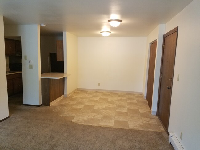 Building Photo - 135 N Peters Ave