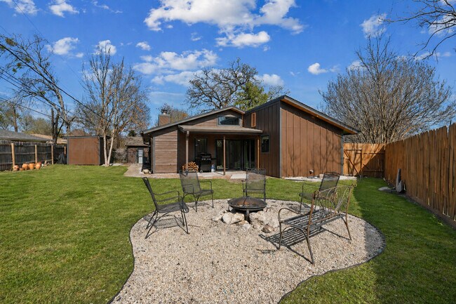 Building Photo - 1409 Clement Ct