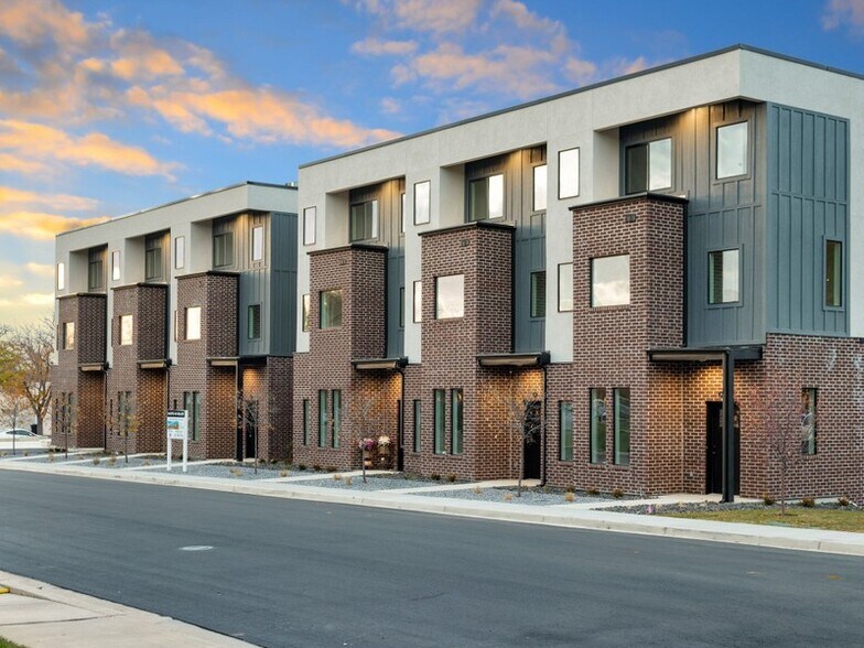 Building Photo - 49 E 200 N