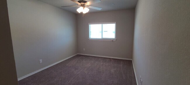 Building Photo - 3537 Brentwood Dr