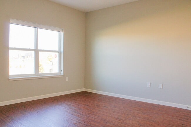 Building Photo - 3201 Redhawk St